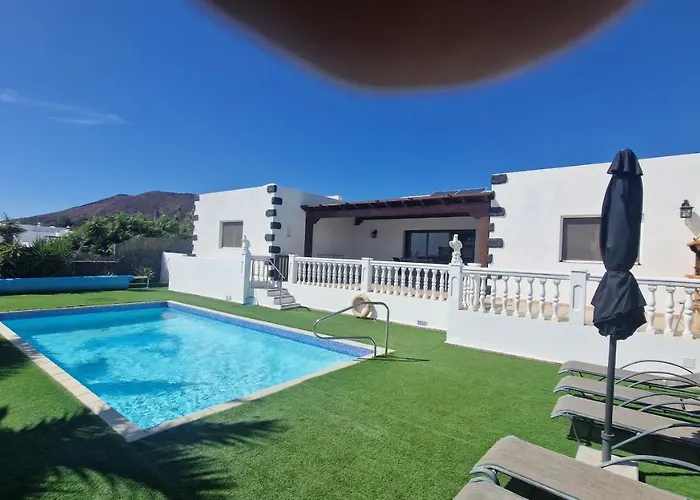 Semesterbostad Vinsta *